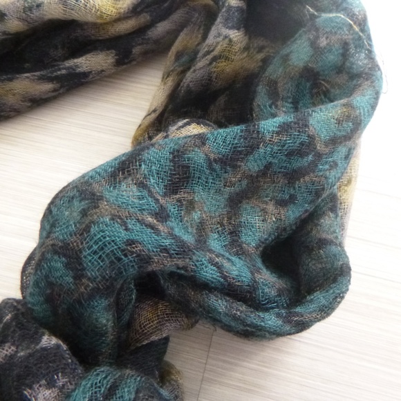 GAP LONG SHEER SILKY WOOL SCARF w/BONUS GIFT - Picture 14 of 15